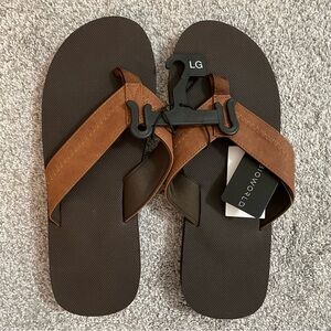 New Bioworld Men's Size LG Brown Man Made Materials Flip Flops